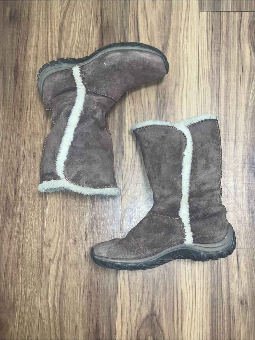 Source Unknown Brown Suede Winter Boots with Cream Faux Fur Trim